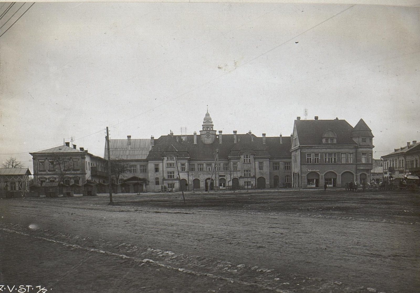 The town hall of Rădăuți (Radautz), photographed in September 1917.