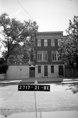 1080 Tiffany Street, Bronx, about 1940: the home of Congregation Bikur Cholim, the address given for “Sister Rosa Brecher” on the family’s 1