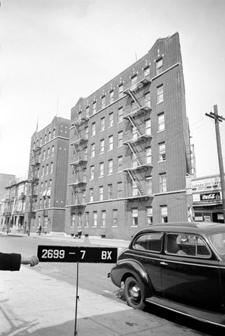 944 Rogers Place, Bronx, about 1940: the address of Paul and Sabina Schiff in 1934.