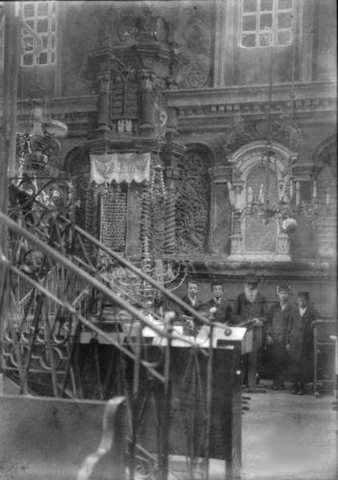 The synagogue of Dobromil, Malka Unger's birthplace, about 1910.