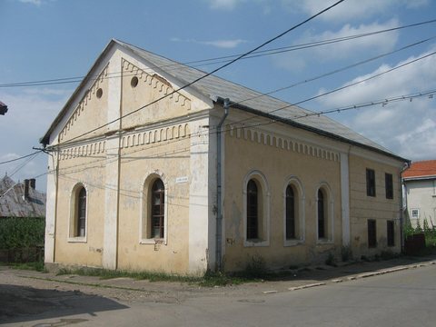 The Great Synagogue of Gura Humorului, as it stood in 2010 — the town Leon (Jakob Leib) Brecher gave as his birthplace in 1921.