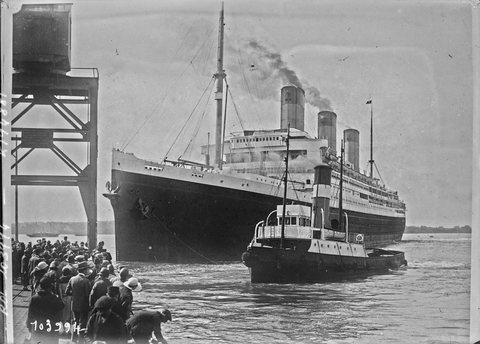 The White Star liner Majestic leaving Southampton in 1925, two years before Malka Wahrsager and her children crossed on her to join Elias in