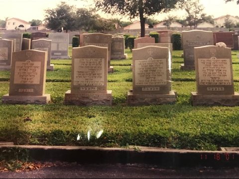 The family row at Lakeside Memorial Park, Florida: Malka Wahrsager, Paul and Lucy Friedman, and Elias Wahrsager.