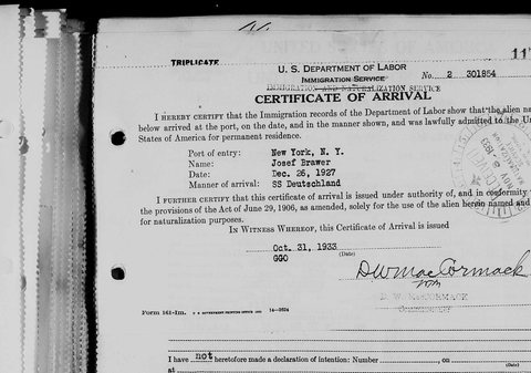The certificate of arrival filed with Paul Schiff’s declaration records his landing at New York on 26 December 1927 on the SS Deutschland, u