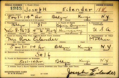 Joseph Eilender, Rosa’s son, born in Kapnikbánya on 6 April 1909, registers for the draft in Brooklyn, 16 October 1940, naming his mother Ro