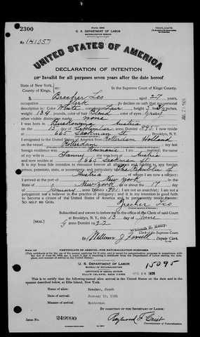 Declaration of intention of Leo Brecher, Brooklyn, 13 June 1922: clerk, 27, born in Bukovina 15 September 1895, living at 665 Sackman Street with his wife Fanny